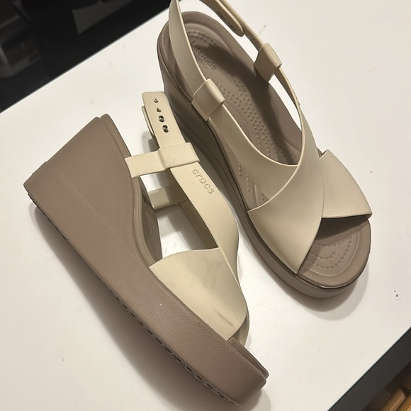 Crocs - Picture 2 of 7